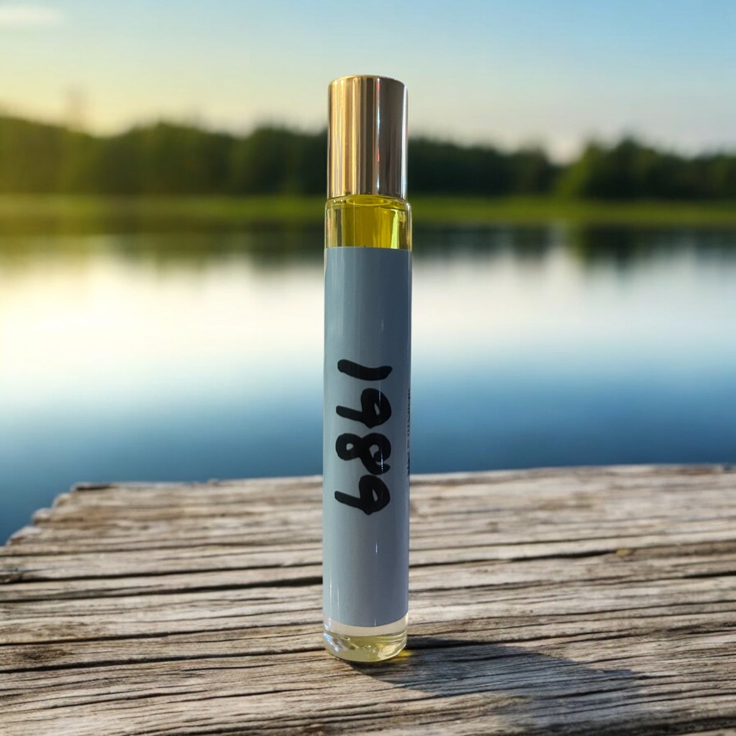 1989 Perfume Oil a beachy citrus with notes of ocean air and driftwood