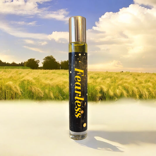 Fearless perfume with Notes of Raspberry, Freesia, Vanilla, Honeysuckle, Peach, Sandalwood and Amber